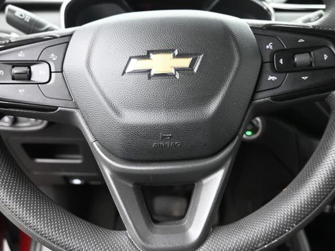 Used 2023 Chevrolet TrailBlazer LT FWD image 16
