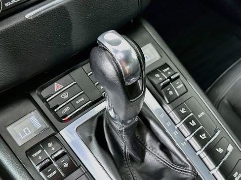 Used 2017 Porsche Macan AWD/4WD image 24