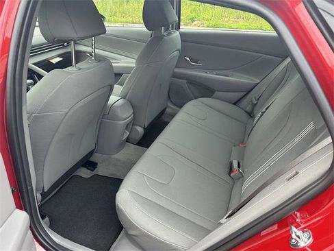 New 2025 Hyundai Elantra SEL image 20