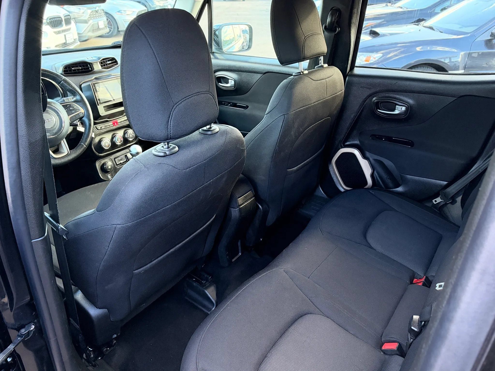 Used 2015 Jeep Renegade Latitude w/ Cold Weather Group II AWD/4WD image 14