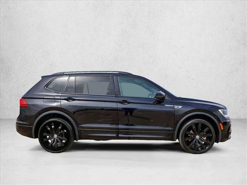 Used 2020 Volkswagen Tiguan SE R-Line AWD/4WD image 4