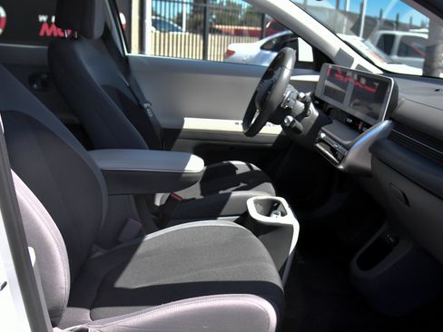 Used 2024 Hyundai Ioniq 5 SE RWD image 47