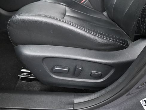 Used 2018 Nissan Rogue SL image 11