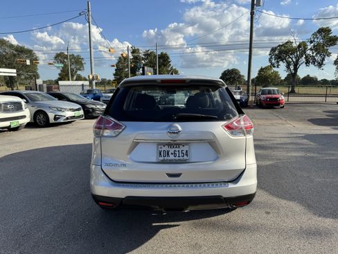 Used 2016 Nissan Rogue S image 6