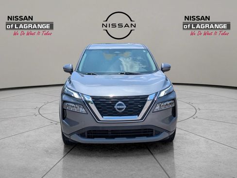 Certified 2023 Nissan Rogue SV FWD image 2
