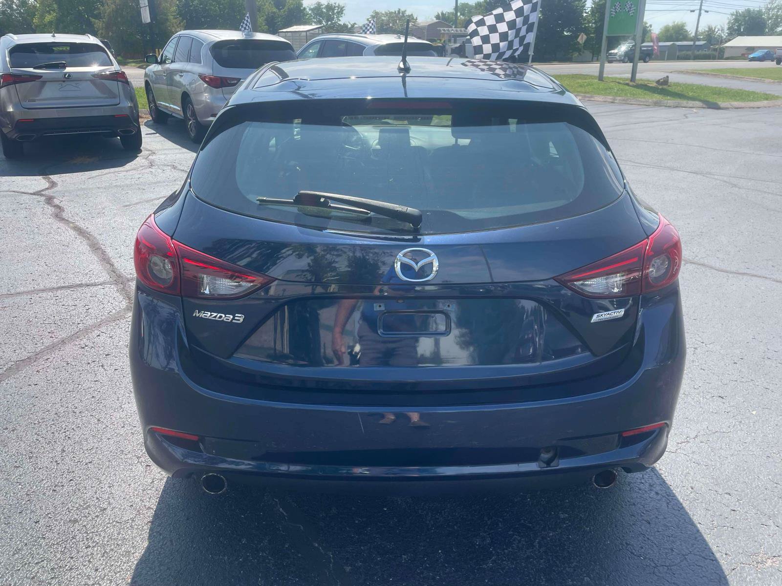 Used 2018 MAZDA MAZDA3 Touring FWD image 7