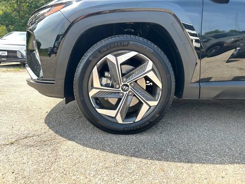 Certified 2024 Hyundai Tucson Limited AWD/4WD image 11