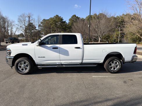 Used 2025 RAM 2500 Big Horn AWD/4WD image 5