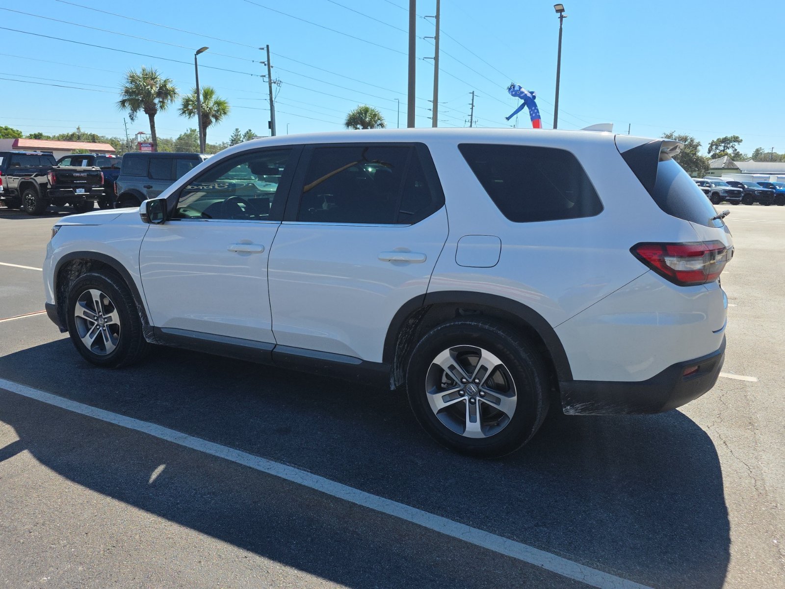 Used 2025 Honda Pilot EX-L image 6
