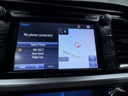 Used 2018 Toyota Highlander Limited Platinum AWD/4WD image 25