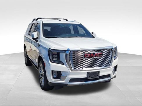 Used 2023 GMC Yukon Denali AWD/4WD image 3