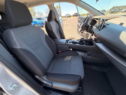 Used 2023 Nissan Rogue SV AWD/4WD image 26