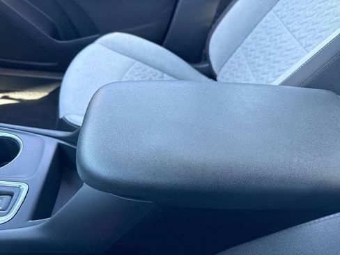 Used 2022 Chevrolet Equinox LS FWD image 21