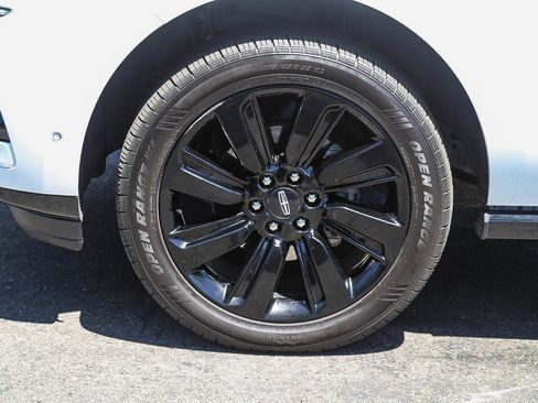 Used 2023 Lincoln Navigator Reserve AWD/4WD image 9