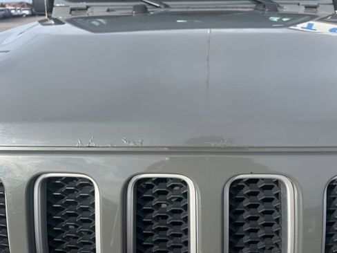 Used 2019 Jeep Wrangler Unlimited Sahara AWD/4WD image 4
