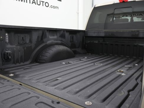 Used 2018 Ford F250 XLT w/ XLT Premium Package AWD/4WD image 33