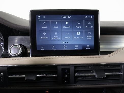 Used 2021 Lincoln Corsair Standard w/ Premium Package image 5