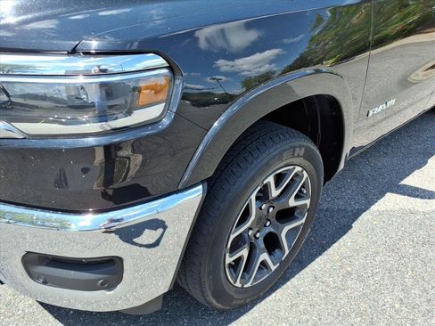 Used 2025 RAM 1500 Laramie AWD/4WD image 9