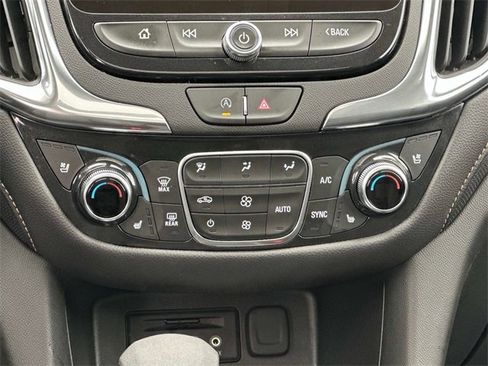 Used 2024 Chevrolet Equinox Premier image 4