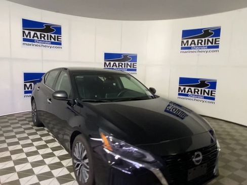 Used 2024 Nissan Altima 2.5 SV FWD image 4