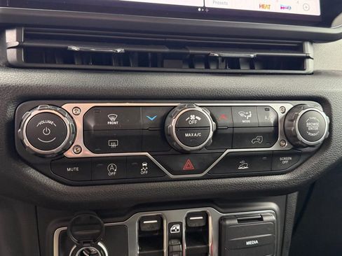 Certified 2024 Jeep Wrangler Sport S image 25