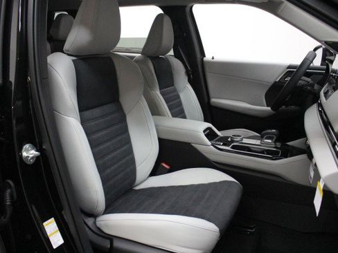 New 2026 Mitsubishi Outlander SE image 19