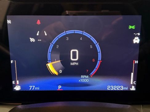 Used 2025 Chevrolet Trax LT FWD image 16