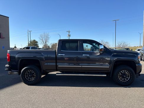 Used 2015 GMC Sierra 2500 Denali w/ Duramax Plus Package image 6