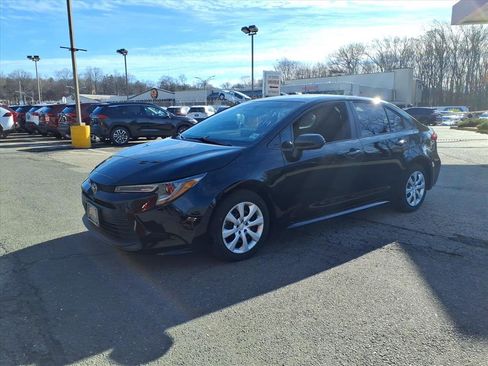 Certified 2023 Toyota Corolla LE image 3