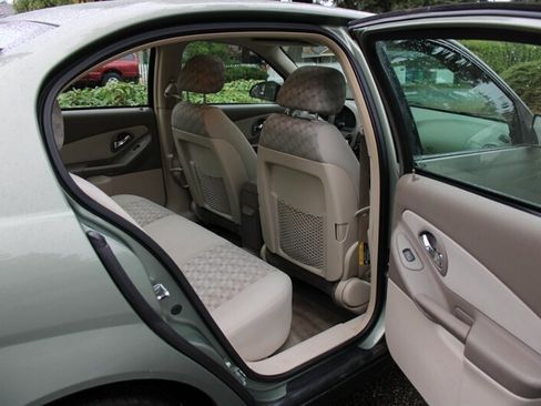 Used 2004 Chevrolet Malibu LS w/ Preferred Equipment Group image 6