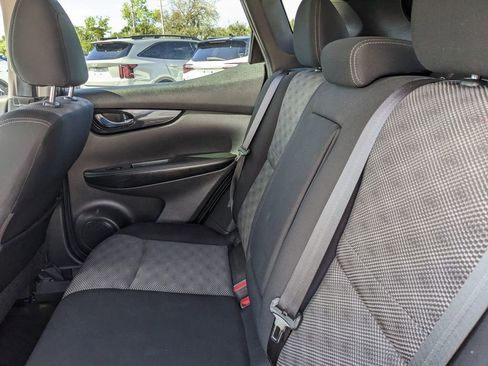 Used 2018 Nissan Rogue Sport SV w/ SV All-Weather Package image 17