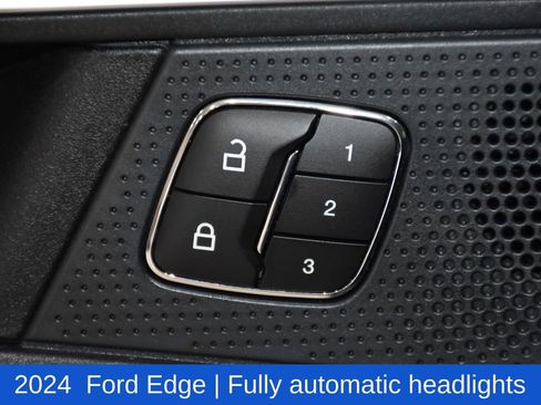 Used 2024 Ford Edge Titanium image 23