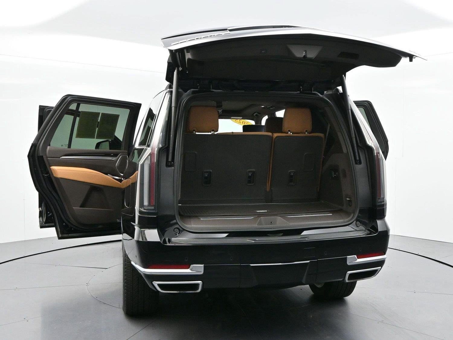 Certified 2025 Cadillac Escalade Premium Luxury AWD/4WD image 51