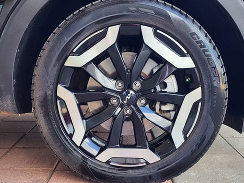 Used 2023 Kia Telluride S image 4