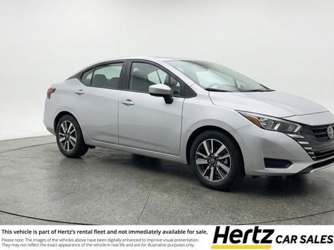 Used 2025 Nissan Versa SV image 1