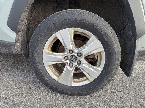 Used 2019 Toyota RAV4 XLE w/ Convenience Package image 12