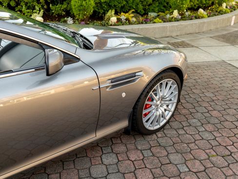 Used 2009 Aston Martin DB9 Volante RWD image 4