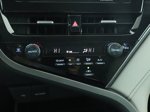 Used 2023 Toyota Camry SE image 22