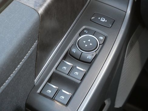 Used 2024 Ford F250 Lariat w/ Lariat Ultimate Package AWD/4WD image 32