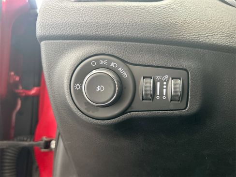 Used 2018 Jeep Compass Limited w/ Navigation Group image 15