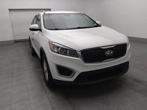 Used 2018 Kia Sorento FWD image 14
