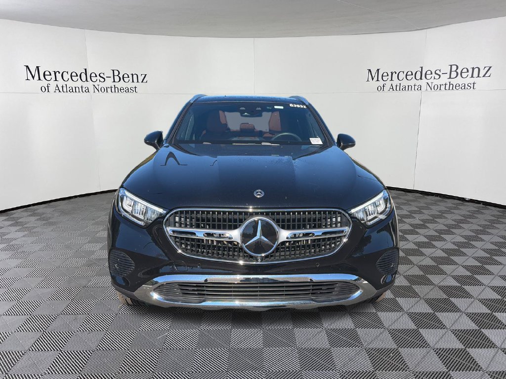Used 2026 Mercedes-Benz GLC 300 image 2