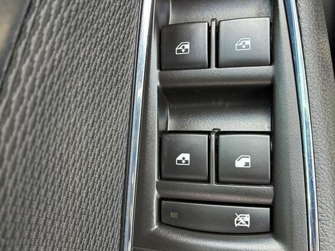Used 2017 Chevrolet Cruze LT w/ Convenience Package FWD image 5