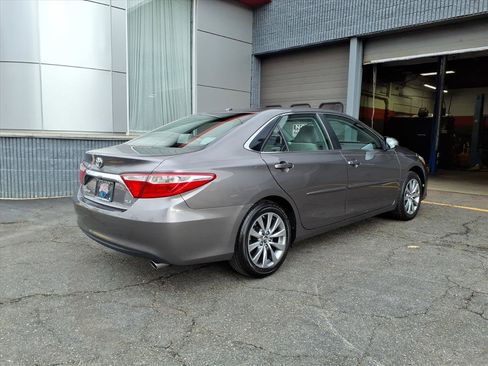 Used 2017 Toyota Camry XSE image 6