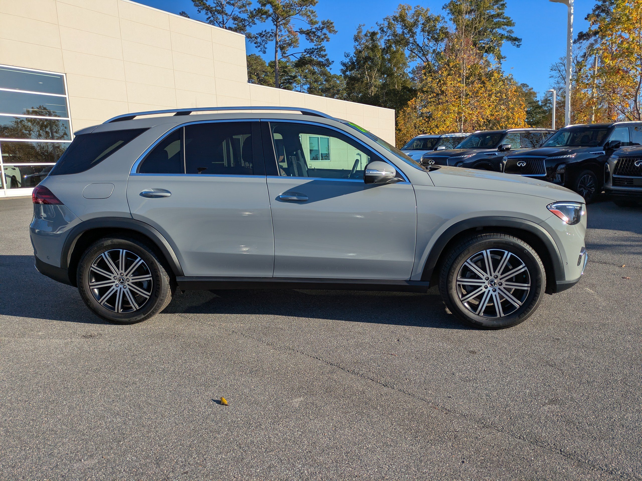 Used 2024 Mercedes-Benz GLE 350 4MATIC image 3