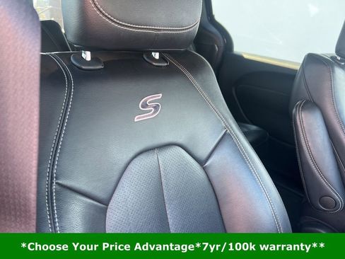 Certified 2022 Chrysler Pacifica Touring-L w/ S Appearance Package image 28