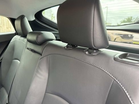 Used 2022 Toyota Prius image 15