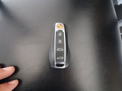 Certified 2021 Porsche Taycan 4S image 25