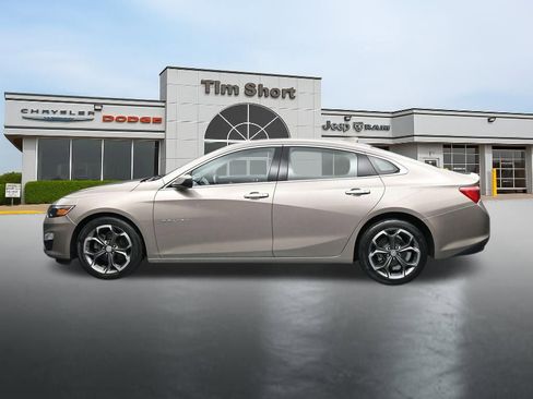 Used 2023 Chevrolet Malibu LT FWD image 2