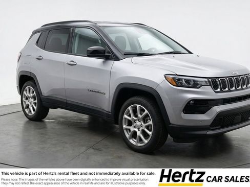 Used 2025 Jeep Compass Limited image 1